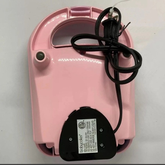 Babycakes Mini Cupcake Maker in Pink NIB - Picture 5 of 7